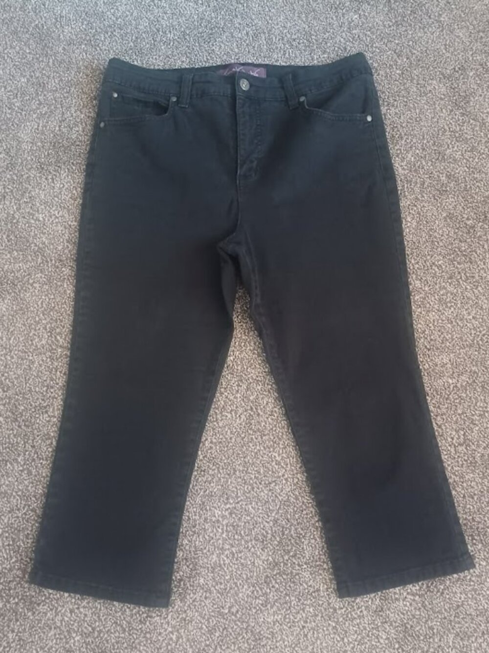 Gloria Vanderbilt Black Super Amanda Jean Capris Size 12P